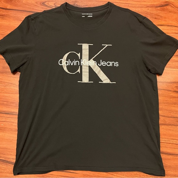 Calvin Klein Monogram Logo Crewneck T-Shirt - Picture 2 of 6